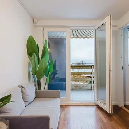 Apartment Spacious Private House In Amager